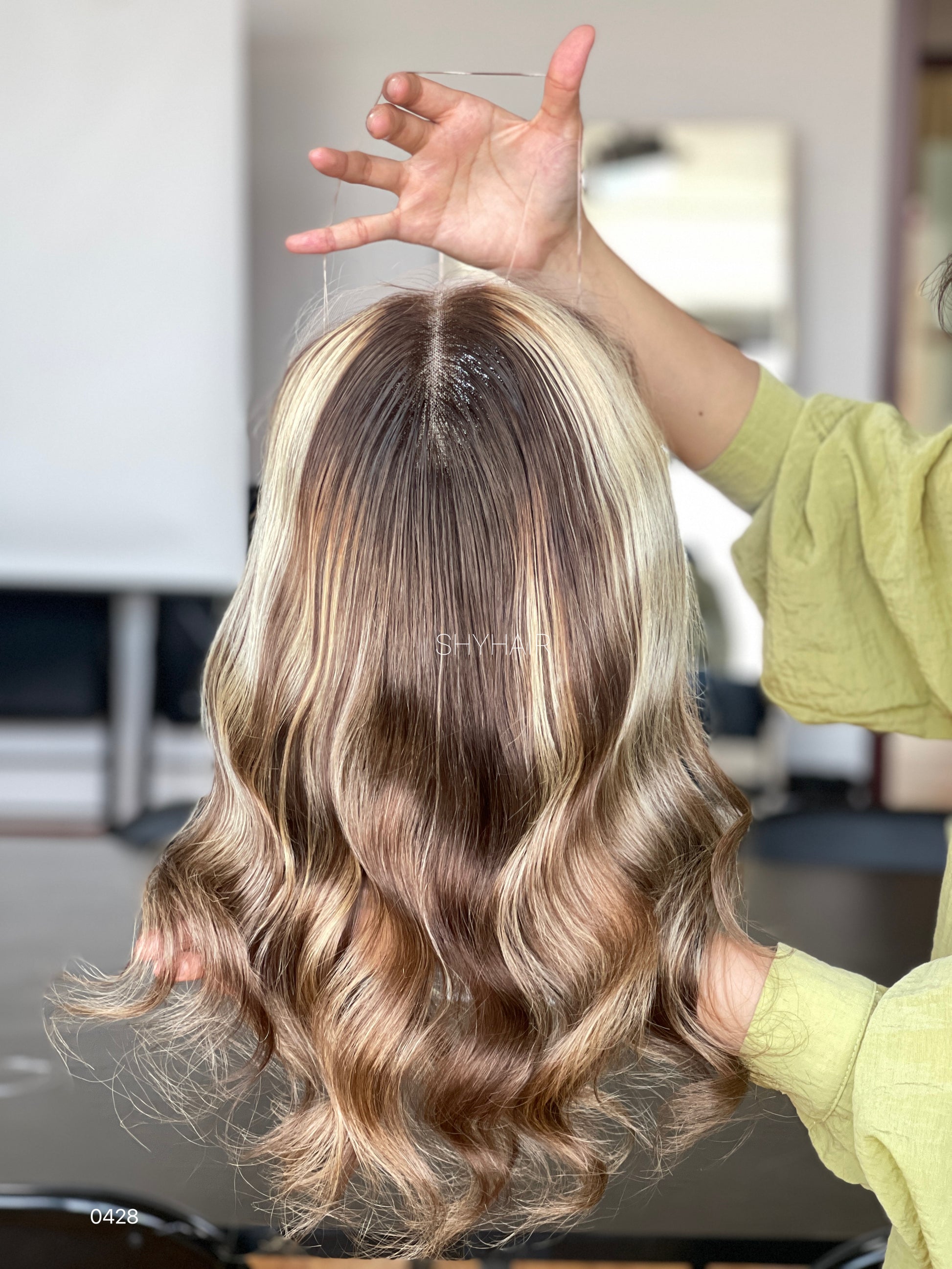 Highlighted Beige Blonde Wavy Human Hair Mini Wig - color, texture, blending, or base detail