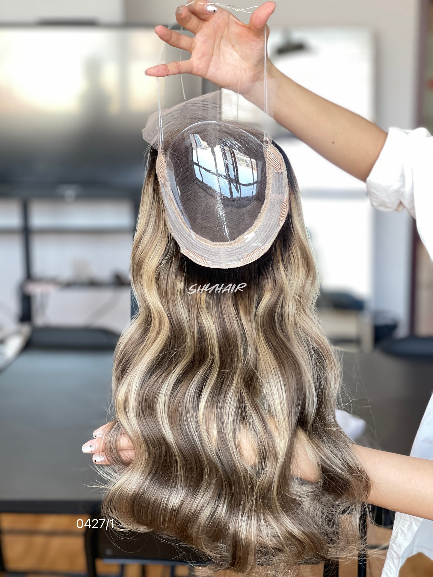 Dark-Root Ash Beige Blonde Wavy Human Hair Mini Wig - color, texture, blending, or base detail