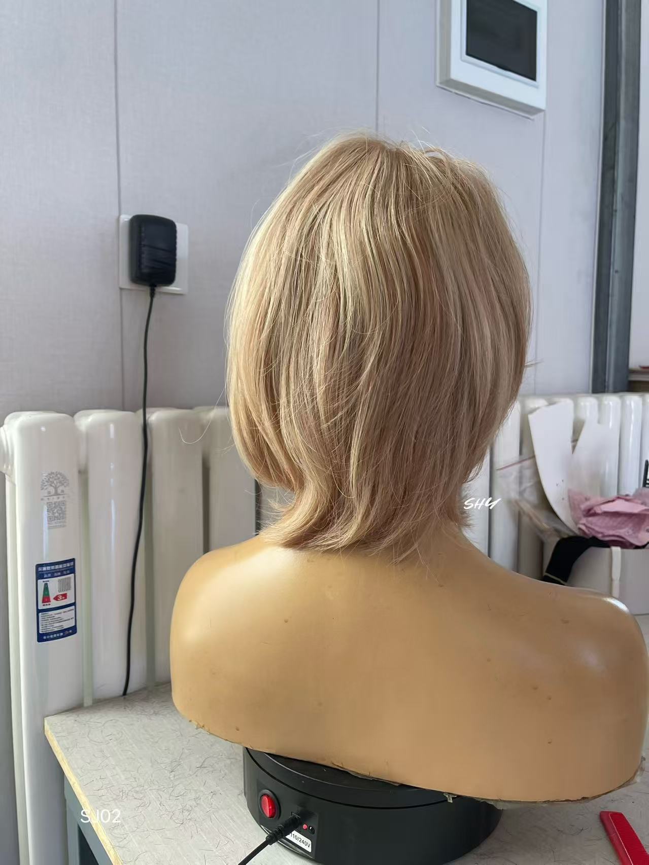 Sandy Beige Blonde Highlighted Layered Pixie Human Hair PU Patchwork Full Lace Medical Wig view 3