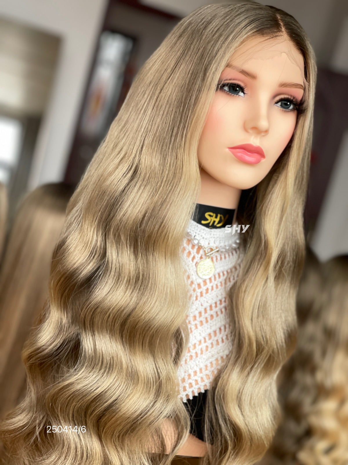 HD 13x5 Dark-Rooted Champagne Blonde Balayage Body Wave Human Hair Patchwork Lace Wig product view 3