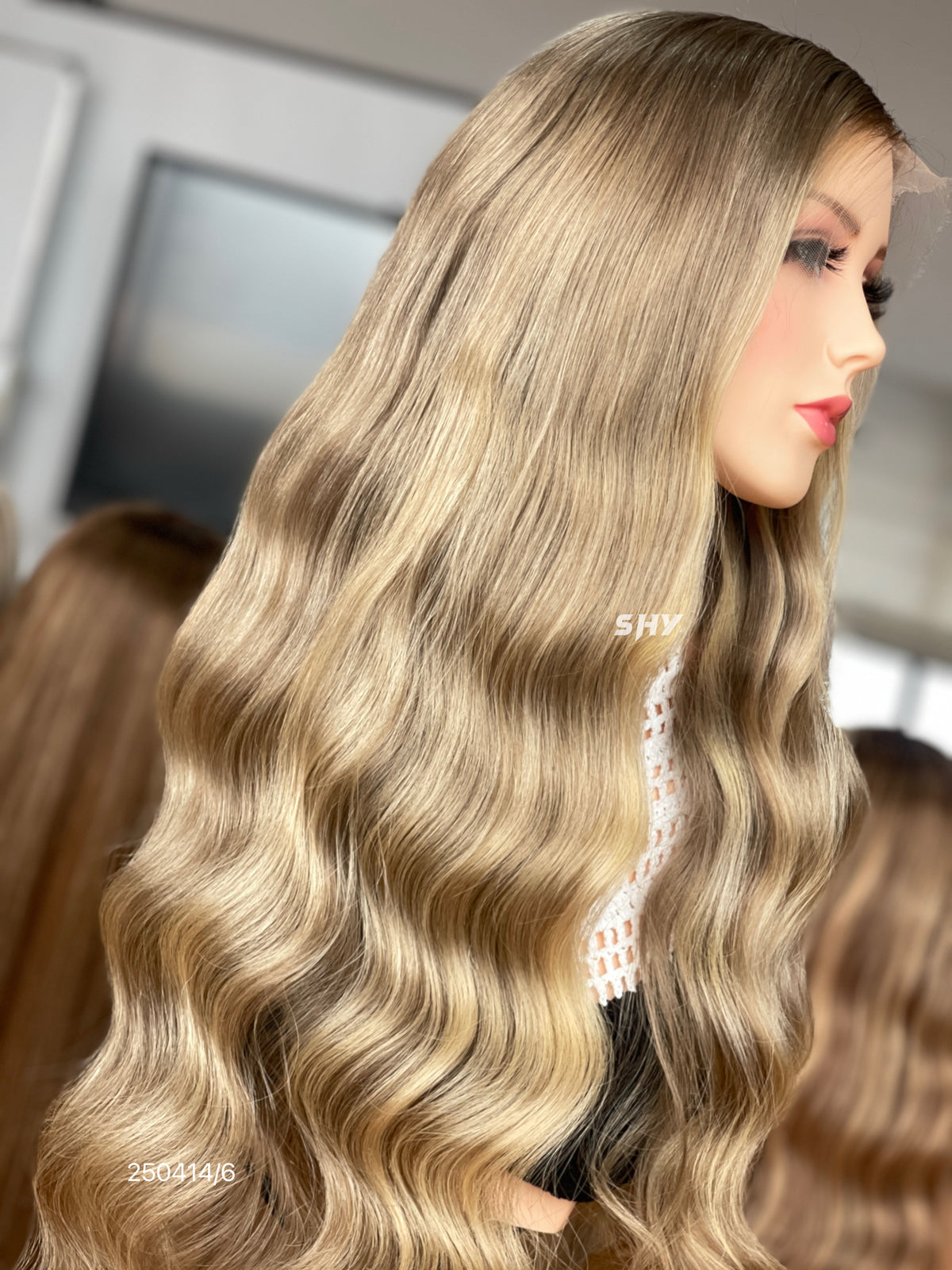 HD 13x5 Dark-Rooted Champagne Blonde Balayage Body Wave Human Hair Patchwork Lace Wig product view 6